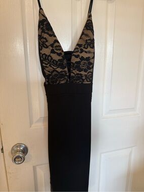 Black and Nude Lace V-Neck Bodycon Dress
